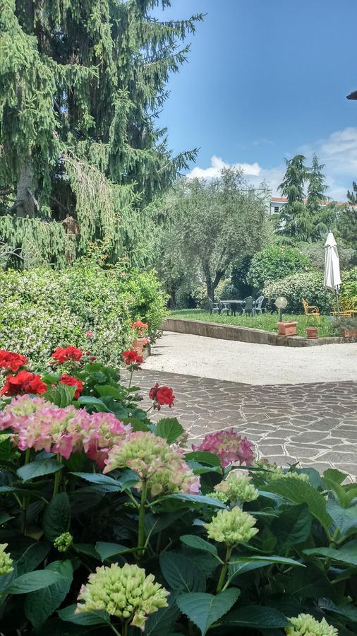 Appartamento Villa Margherita Desenzano del Garda Exterior foto